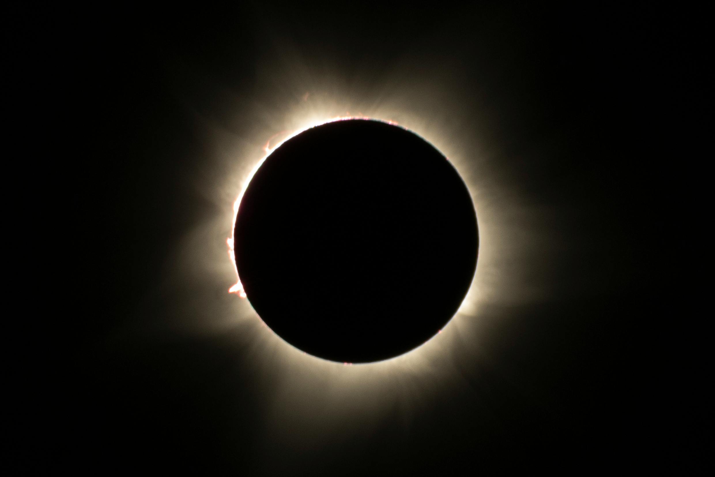 Eclipse total anillo de diamantes - photo credits eclipse chasers